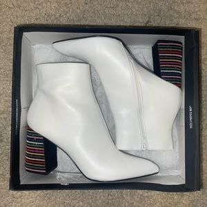 BRAND NEW Betsey Johnson White Kassie booties (size 9.5)